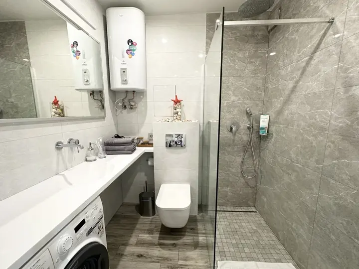 Минск: Апартаменты InterLoft 2 City Center Free Parking Wi-Fi 100/50 Smart TV