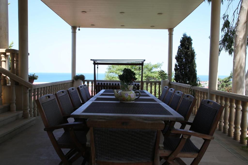 Баку: Вилла Exciting Seaview Villa Aymesa