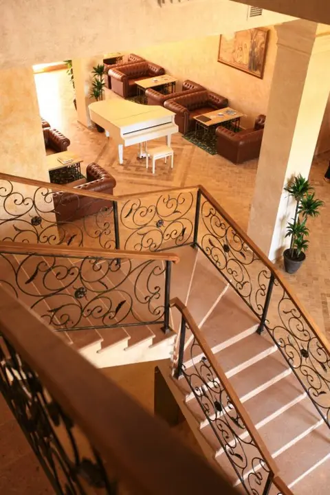 Ереван: Отель Кавказ