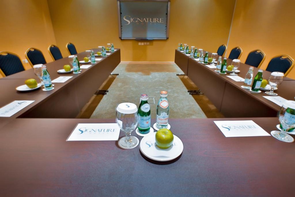 Дубай: Отель Signature Hotel Al Barsha