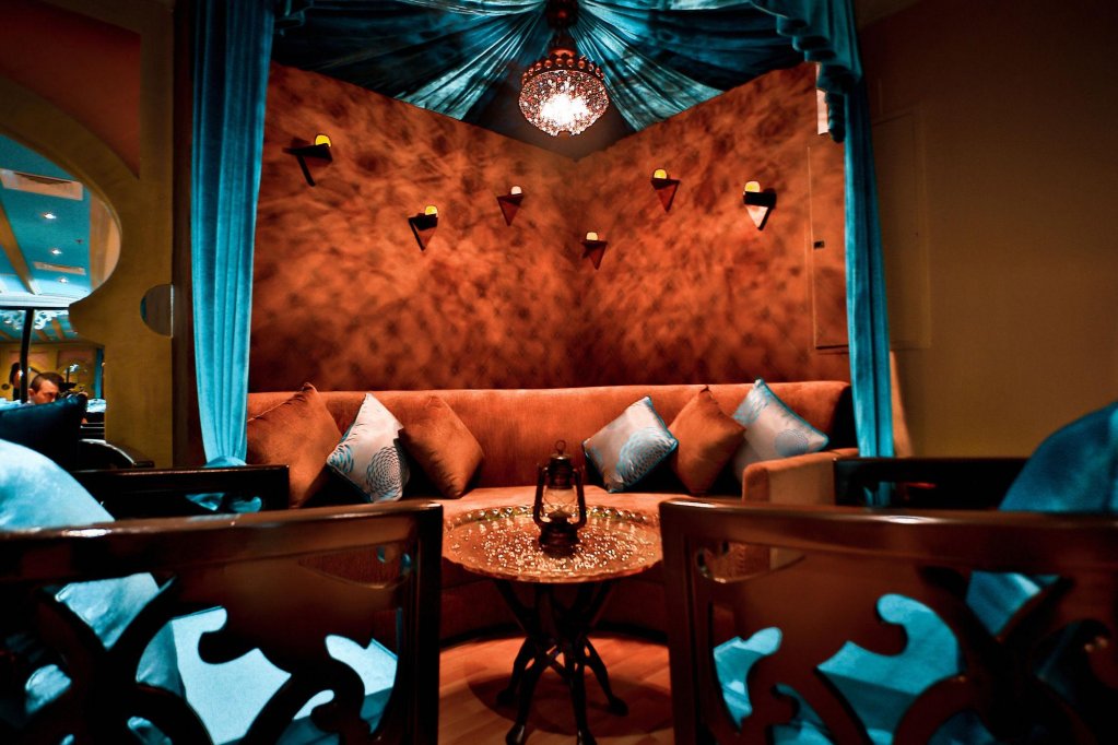 Дубай: Отель Signature Hotel Al Barsha