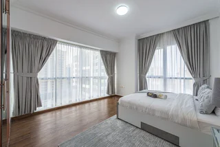 Дубай: Marco Polo - Stunning Getaway in Condo with Lake and City Views