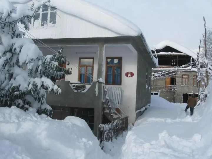 Чакви: Guest House Zebo
