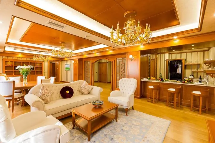 Батуми: Отель Divan Suites Batumi