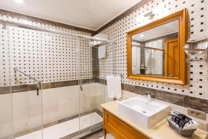 Батуми: Отель Divan Suites Batumi