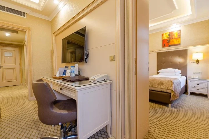 Батуми: Отель Divan Suites Batumi