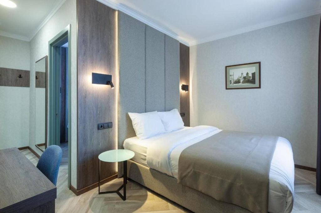 Тбилиси: Hotel Old Wall