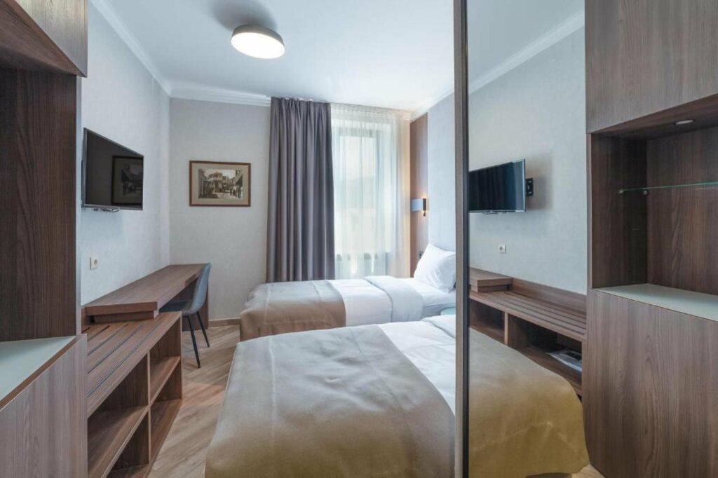 Тбилиси: Hotel Old Wall