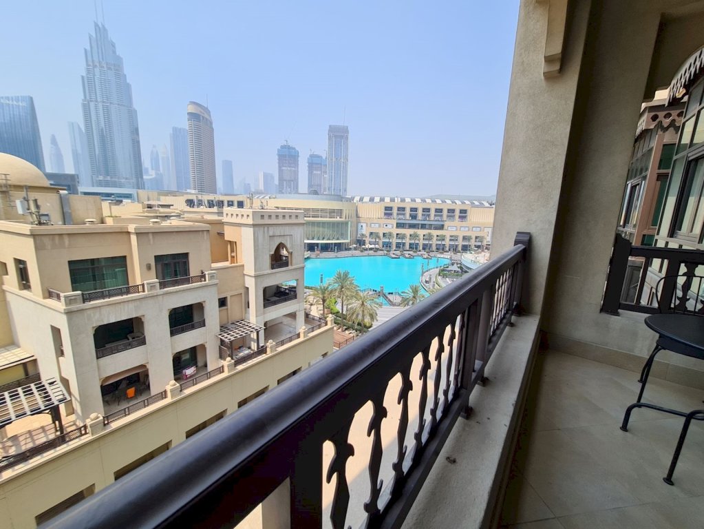 Дубай: Amazing stay at Dubai Downtown - Souk Al Bahar