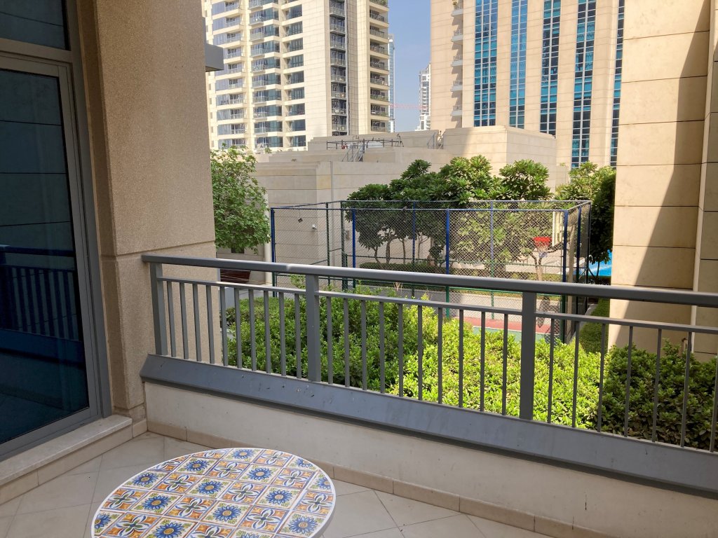Дубай: Amazing stay at Claren Tower Downtown Dubai