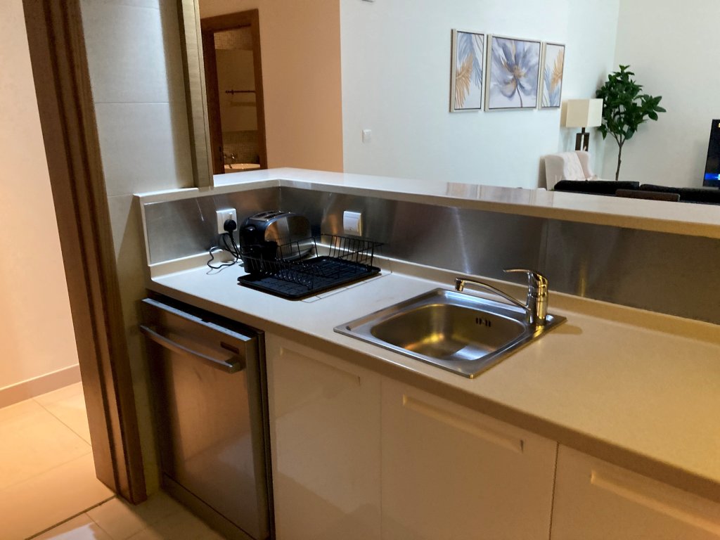 Дубай: Amazing stay at Claren Tower Downtown Dubai