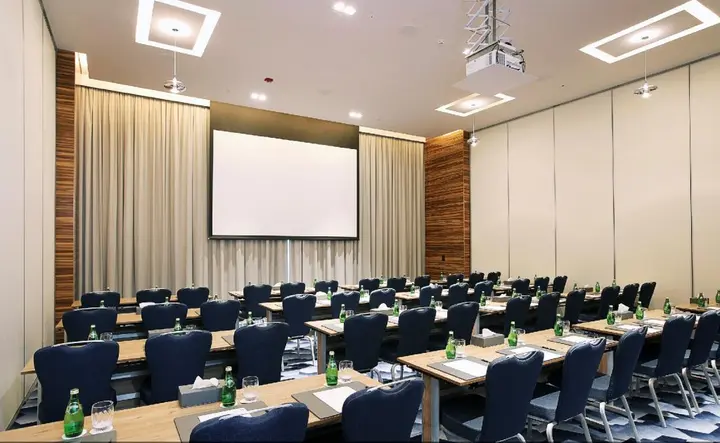 Дубай: Cosmopolitan Hotel Dubai - Al Barsha