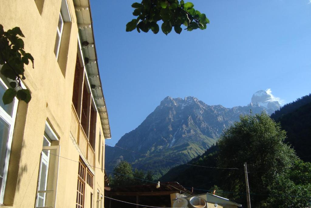 Местиа: Lia Jamdeliani Guest House