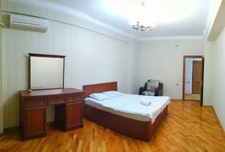 Баку: Туристические апартаменты в Баку, B015