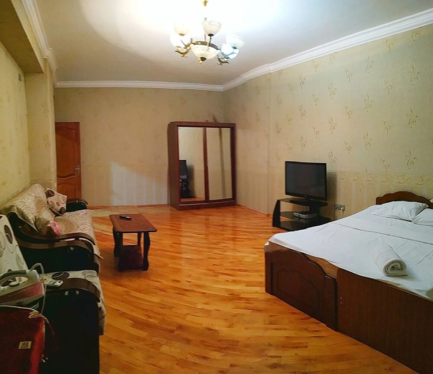 Баку: Туристические апартаменты в Баку, B015