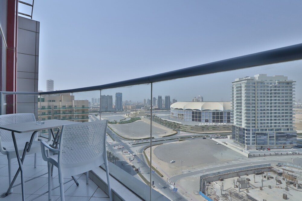 Дубай: OYO Home 263 1BHK Hub canal 1