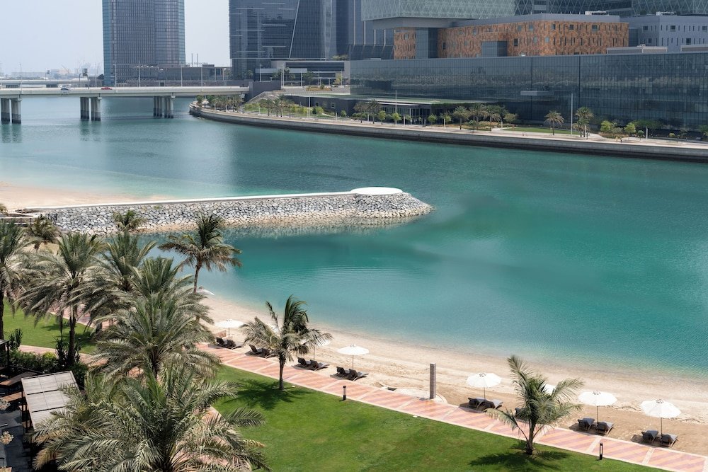 Абу-Даби: Beach Rotana (Tower Wing)