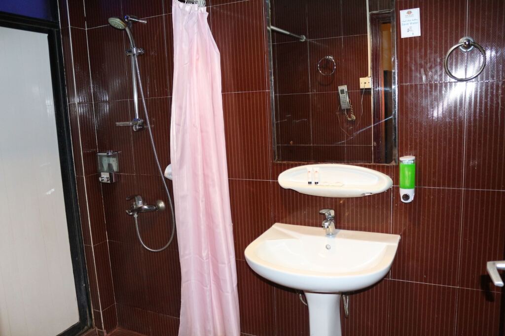 Дубай: Grand Sina Hotel
