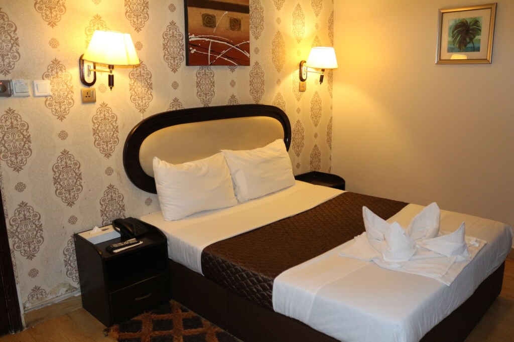Дубай: Grand Sina Hotel