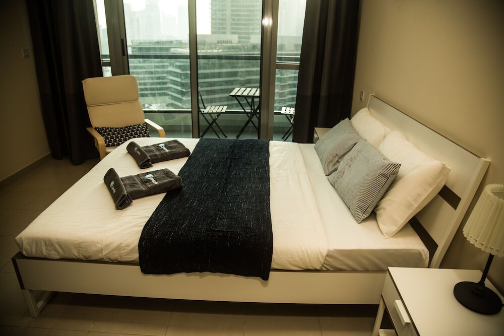 Дубай: Central Tower by Hi Guests Vacation Homes