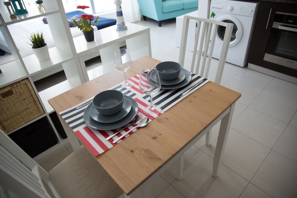 Дубай: Central Tower by Hi Guests Vacation Homes