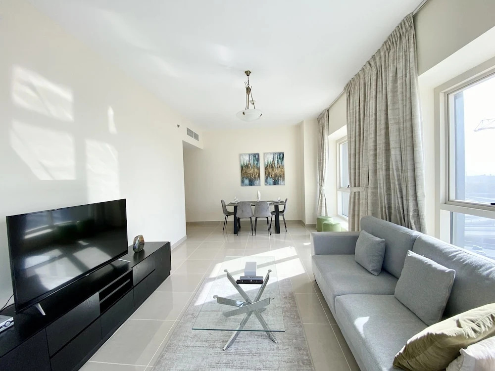 Дубай: Marco Polo - Charming & Vibrant Apartment in JLT