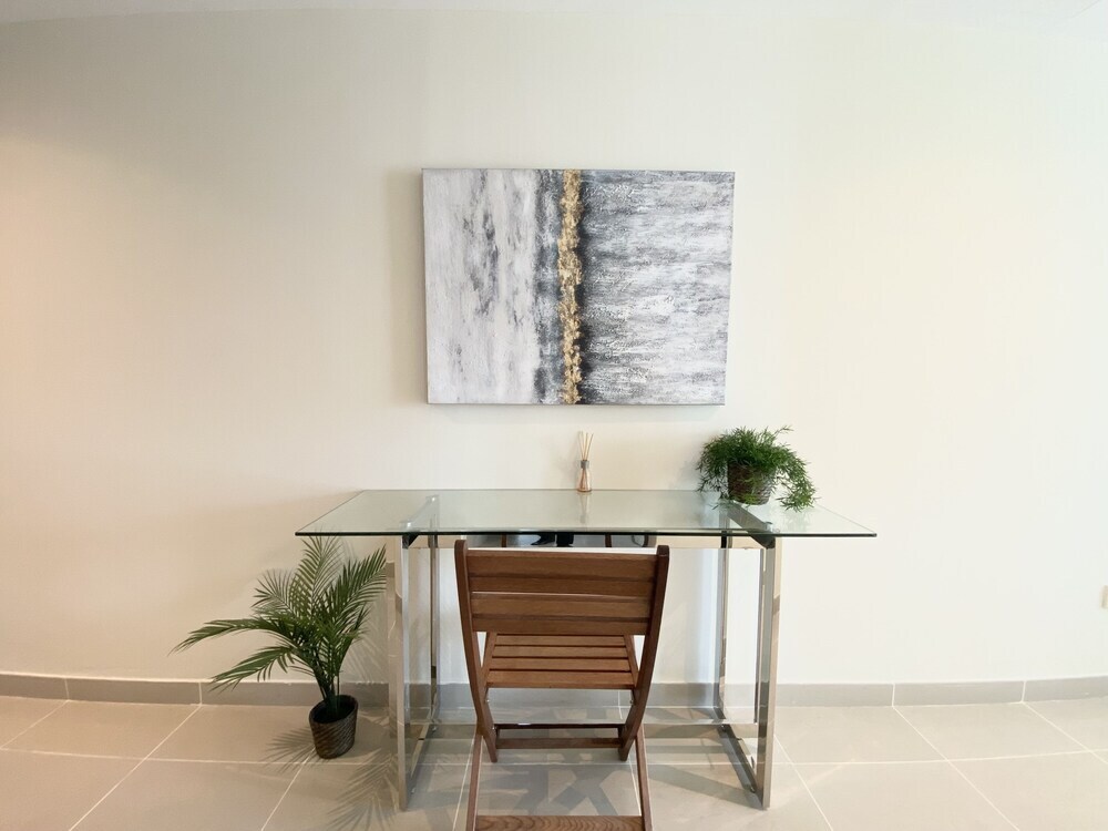 Дубай: Marco Polo - Charming & Vibrant Apartment in JLT