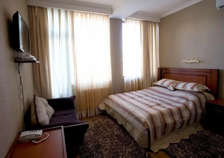 Тбилиси: Hotel Iceberg