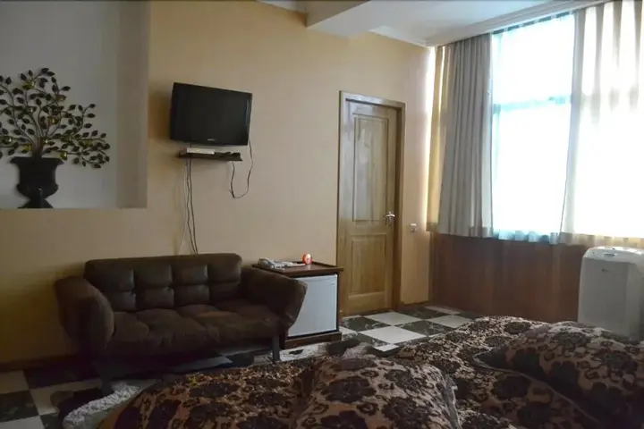Тбилиси: Hotel Iceberg