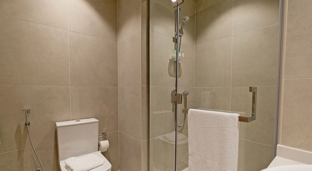 Дубай: LUX The Modern Marina Suite 2 bed