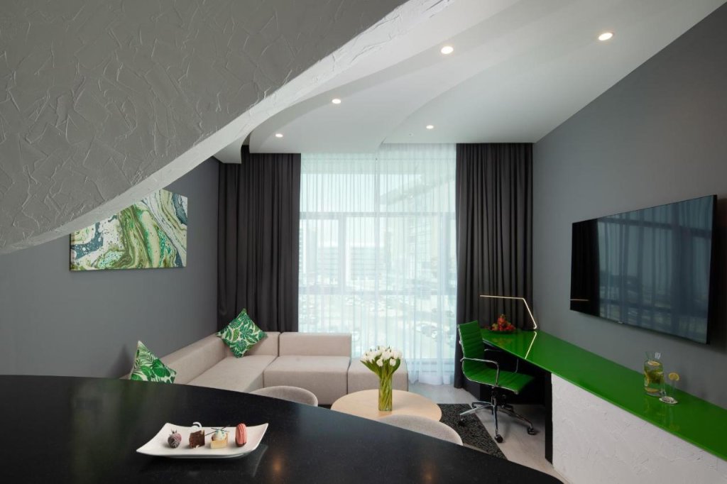 Дубай: Al Khoory Sky Garden Hotel