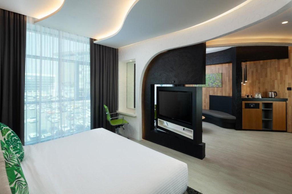 Дубай: Al Khoory Sky Garden Hotel