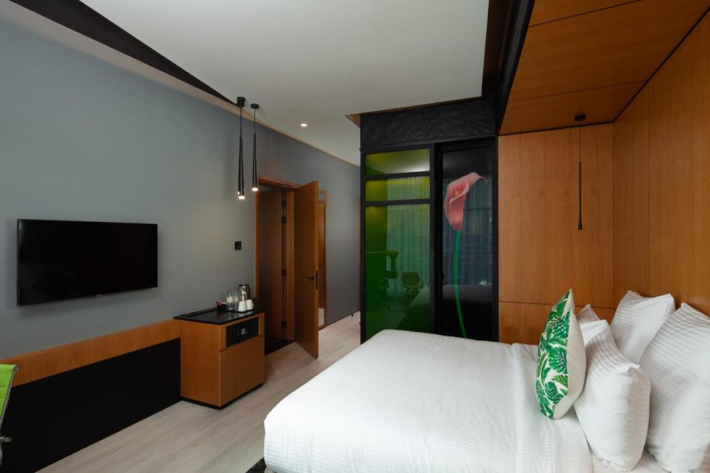 Дубай: Al Khoory Sky Garden Hotel