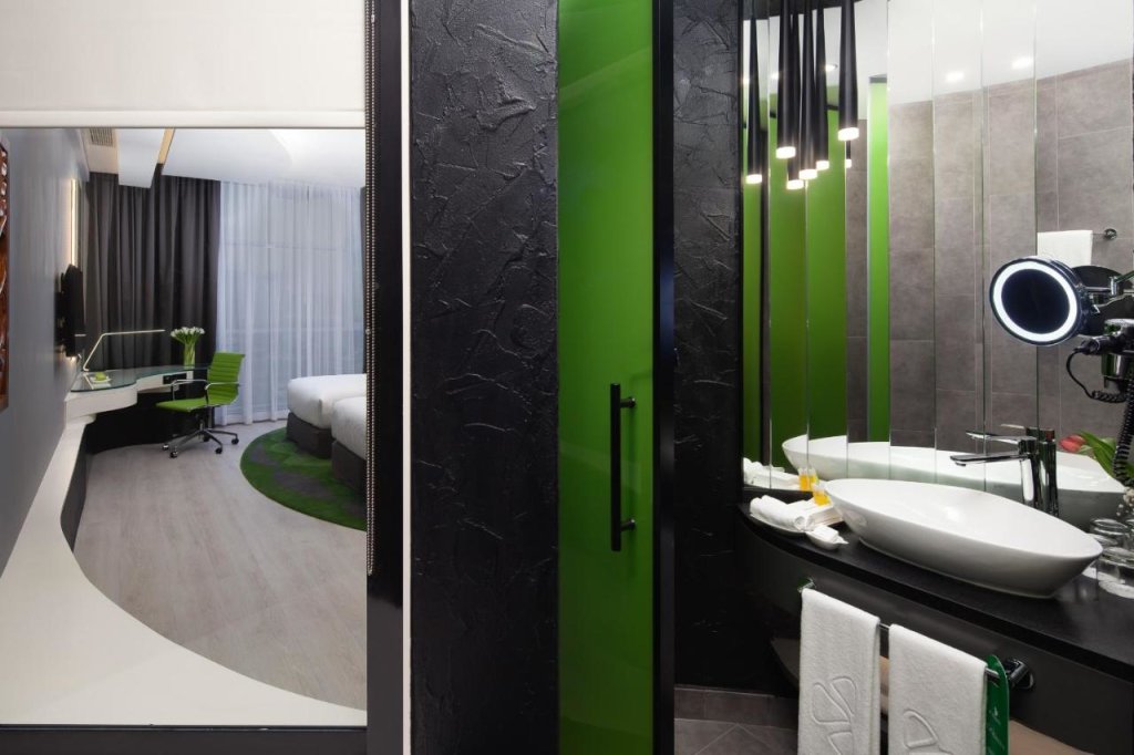 Дубай: Al Khoory Sky Garden Hotel