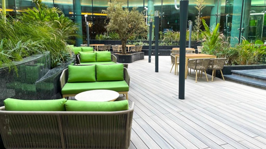 Дубай: Al Khoory Sky Garden Hotel