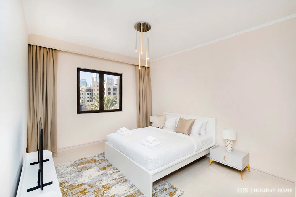 Дубай: LUX The Zaafran Burj Khalifa View Suite