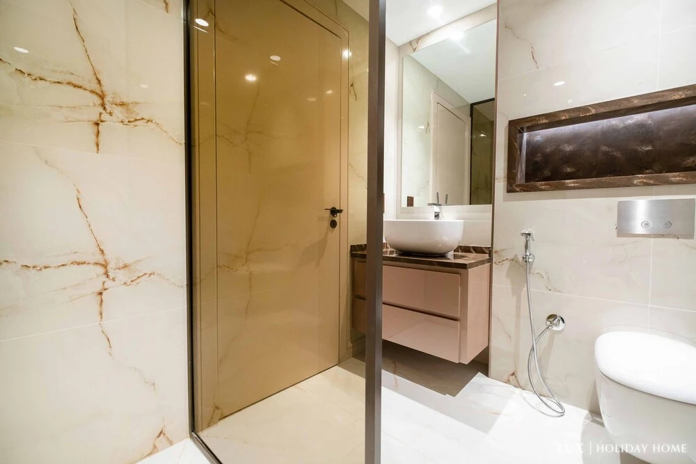 Дубай: LUX The Zaafran Burj Khalifa View Suite