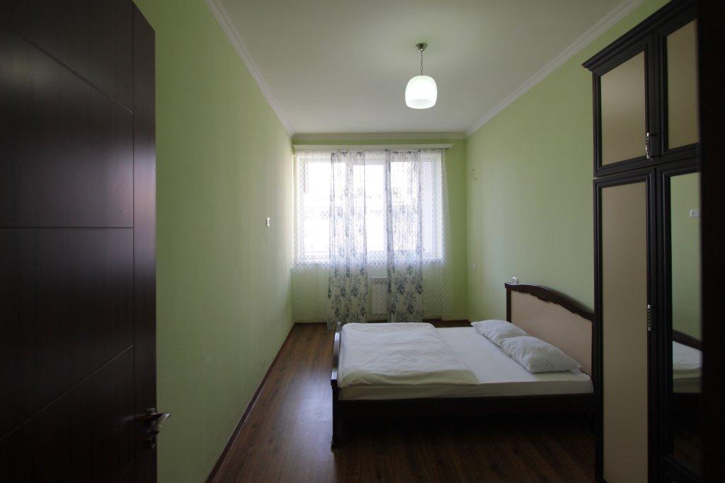 FlatsInYerevan - Apartment At Aram — фото 3
