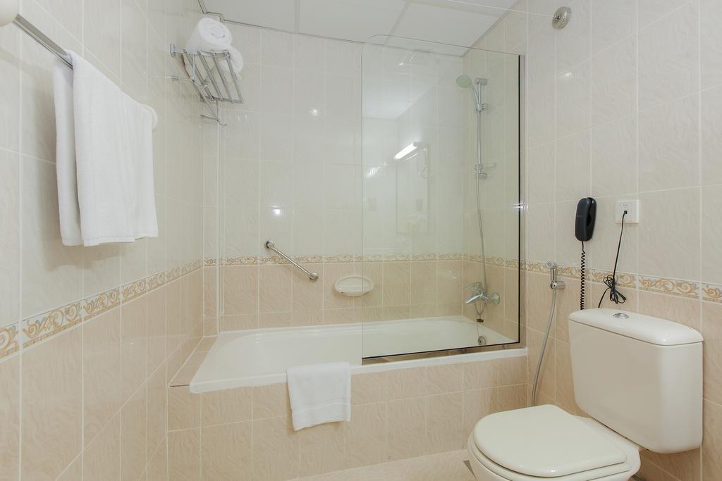 Дубай: SkyLight Hotel