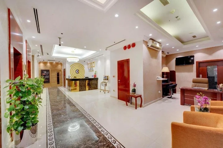 Дубай: SkyLight Hotel