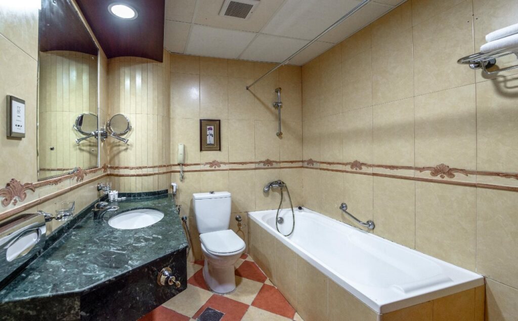 Дубай: Oriental Palace Hotel Apartments