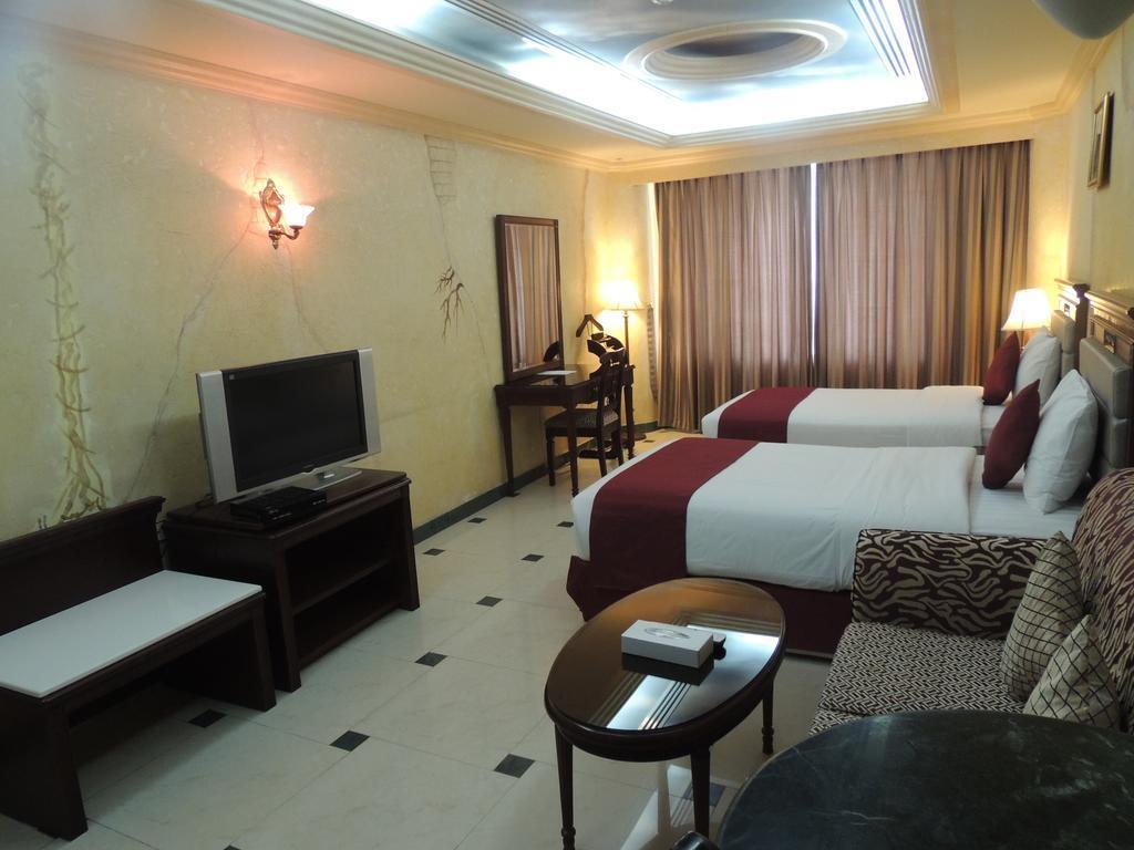 Дубай: Oriental Palace Hotel Apartments