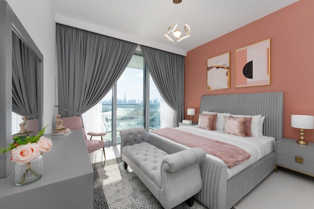 Дубай: Maison Privee - Trendy Apt on the Creek with Superb Dubai Skyline Vw
