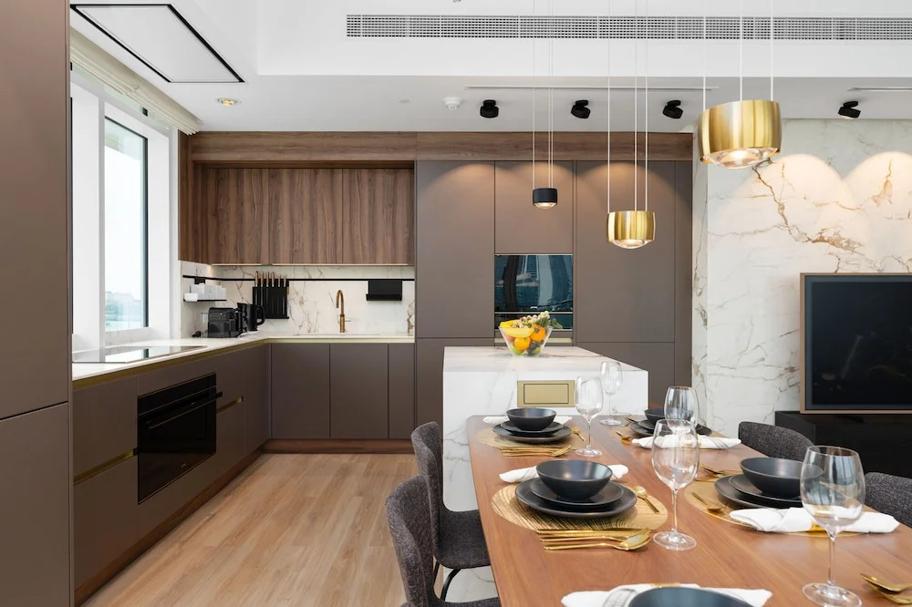Дубай: Maison Privee - Deluxe 3BR Apt w/ Dubai Marina View and Beach Access