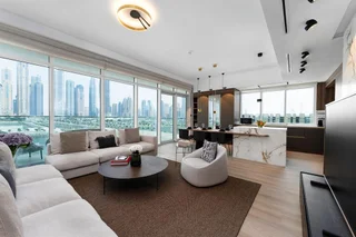 Дубай: Maison Privee - Deluxe 3BR Apt w/ Dubai Marina View and Beach Access