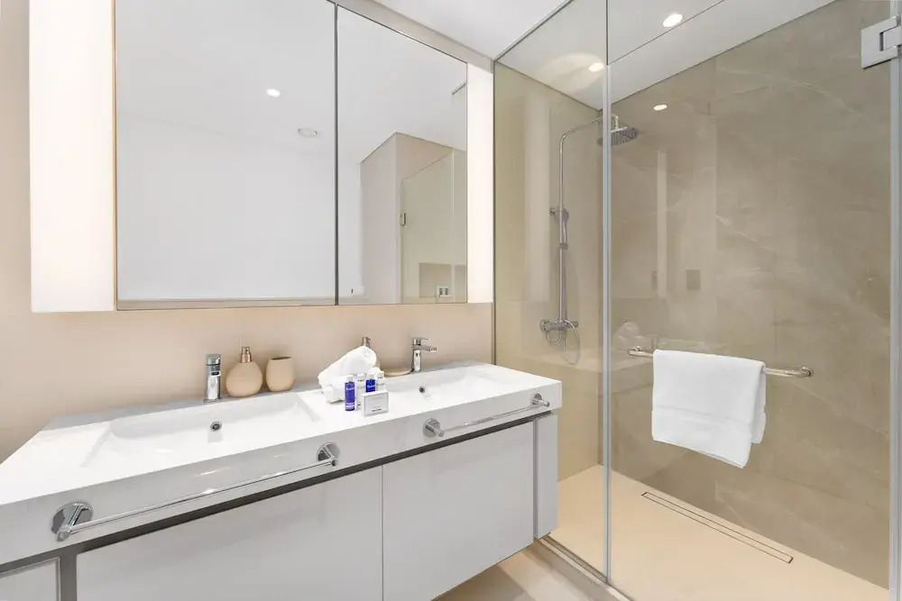 Дубай: Maison Privee - Deluxe 3BR Apt w/ Dubai Marina View and Beach Access