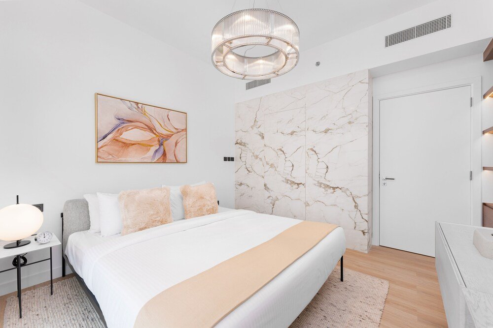 Дубай: Maison Privee - Deluxe 3BR Apt w/ Dubai Marina View and Beach Access