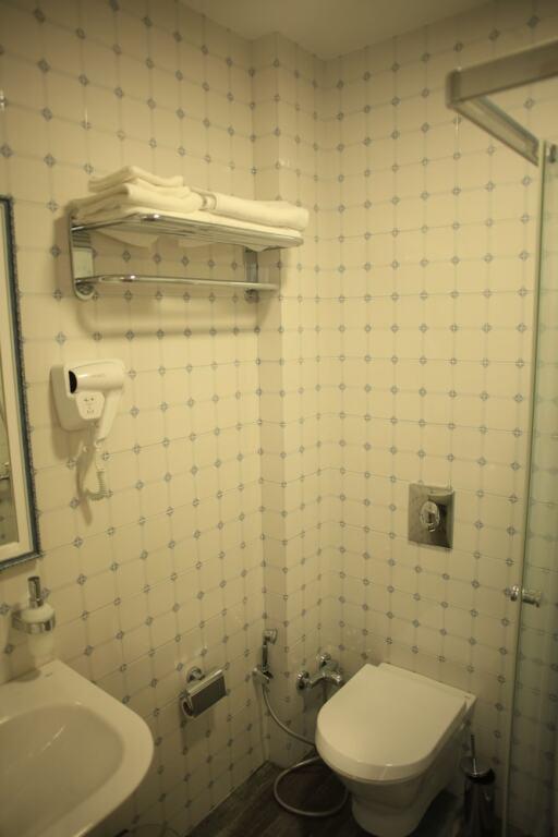Тбилиси: Hotel Old Villa Metekhi