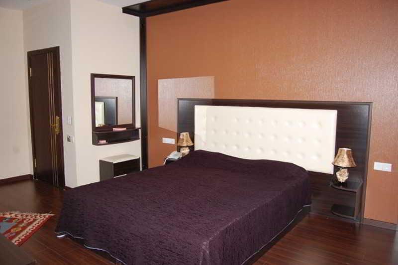 Сумгаит: Term Hotel