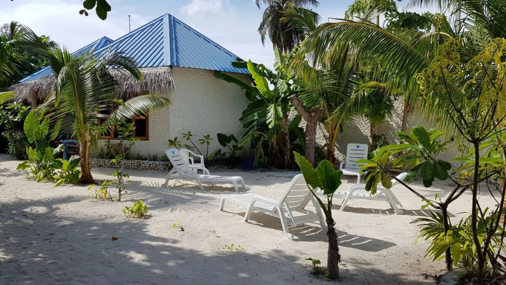 Дхаравандхоо: Blue World Dharavandhoo